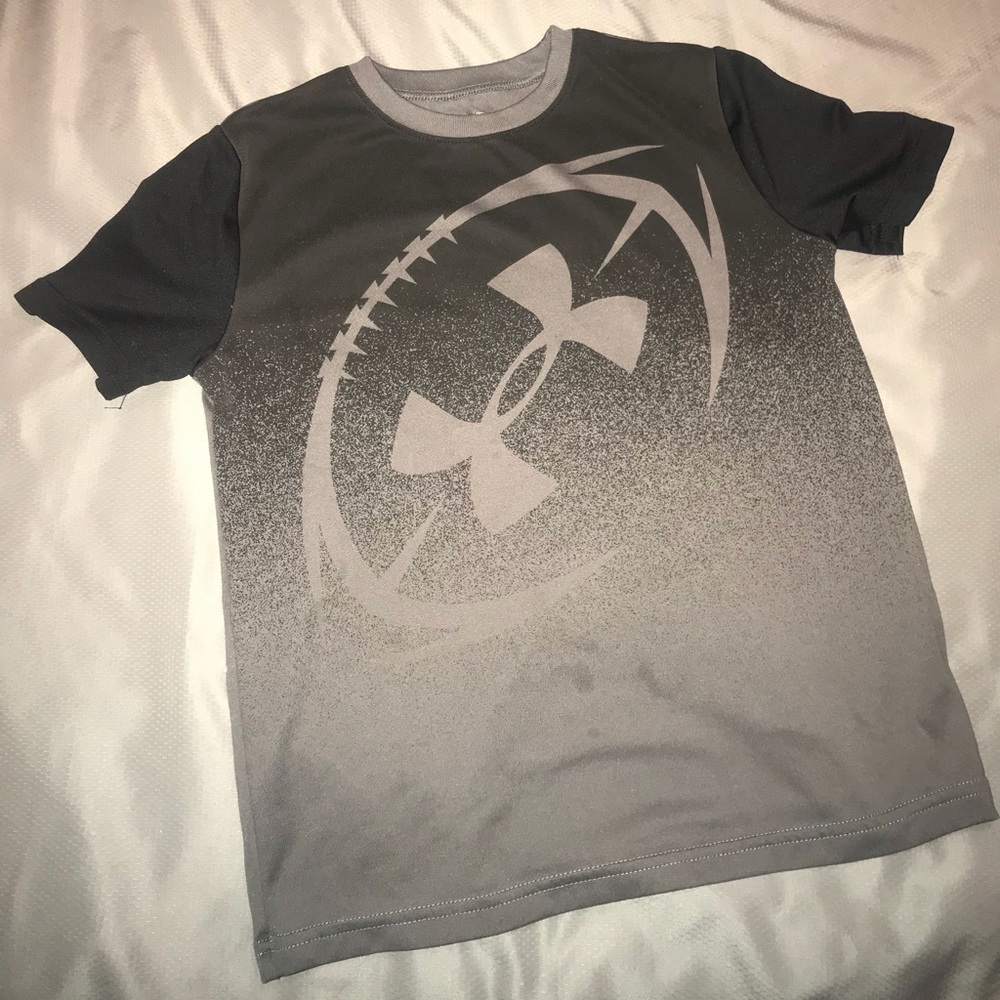 Under armor boys shirt